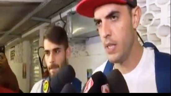 Imagem Após briga em campo, jogadores do Flamengo fazem as pazes