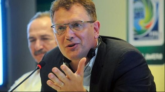 Imagem Ex-secretário-geral da Fifa nega ter recebido propina do presidente do PSG