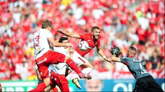 Imagem Inter empata em casa com Vila Nova, adia o para Série A e sai vaiado de campo