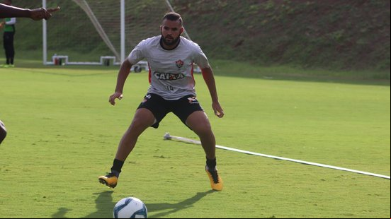 Imagem José Welison espera grande apresentação do Vitória diante do Internacional pela Copa do Brasil