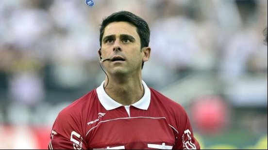 Imagem Árbitro paulista apita duelo entre Botafogo e Vitória pelo Brasileirão 