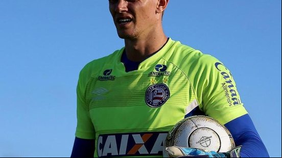 Imagem Douglas lamenta derrota para o Grêmio e dispara: 'Jogo doloroso'